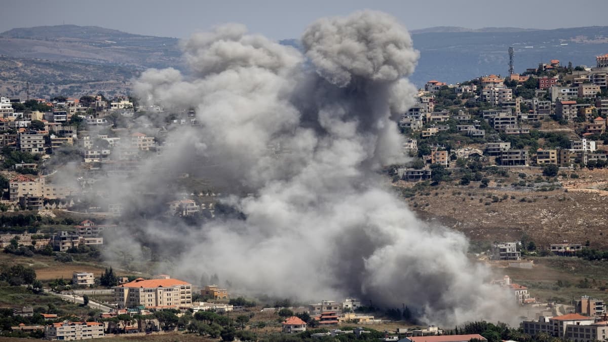 Video: Hezbollah ने Israel पर फिर किया हमला, मची अफरा-तफरी