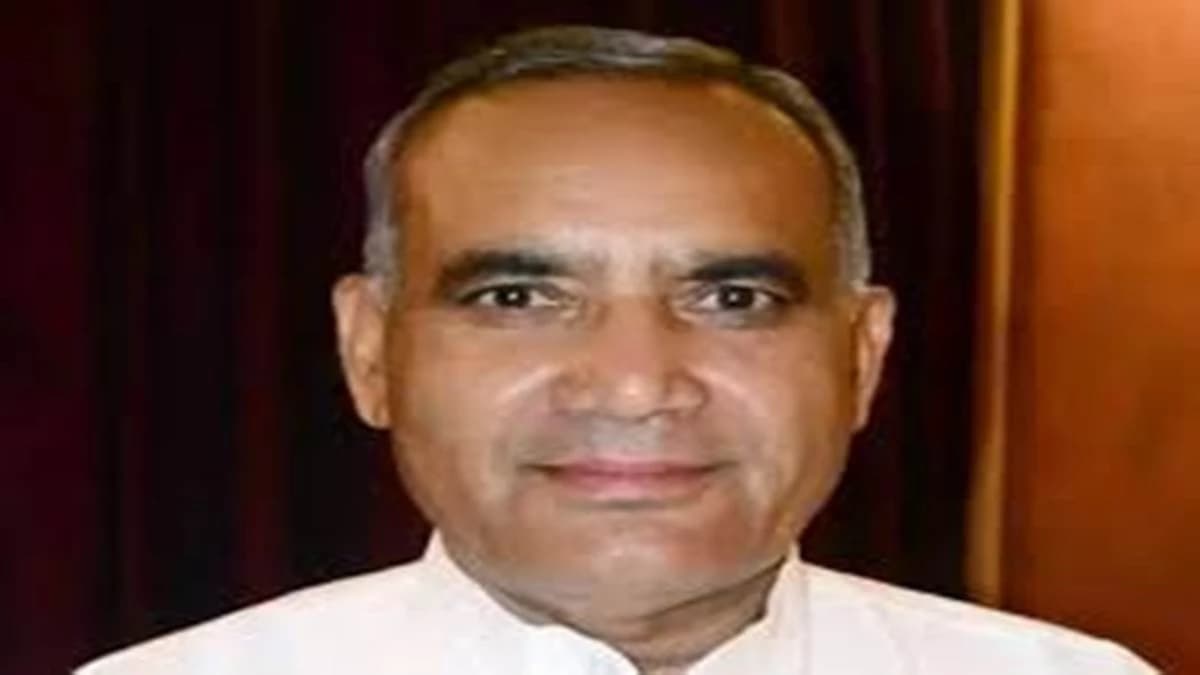MP में वन मंत्री रामनिवास रावत चुनाव हारे, BJP में खलबली, कांग्रेस ने बंटवाई जलेबी