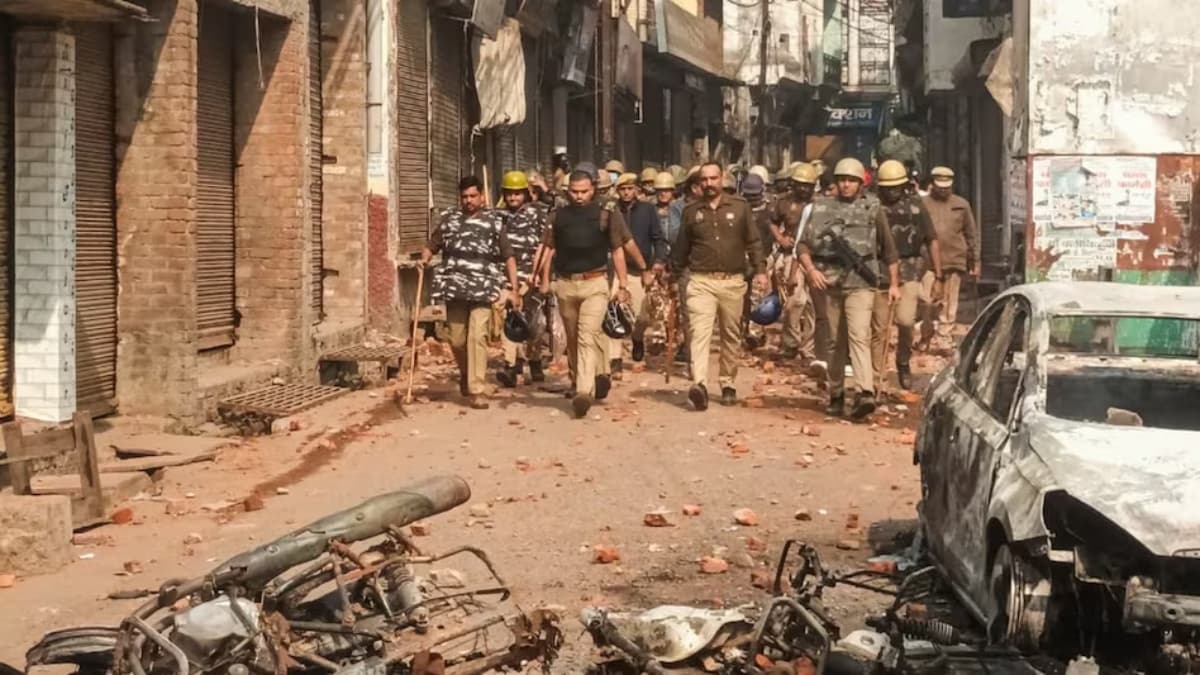 'जो कुछ हुआ हमें उसका अफसोस...' मस्जिद से ऐलान, संभल हिंसा के बाद अब हालात कैसे?