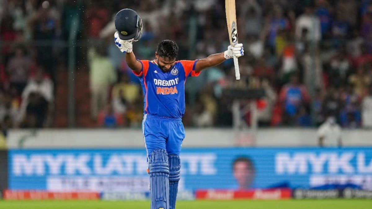 T20 इंटरनेशनल में बैक-टू-बैक शतक ठोकने वाले 4 धाकड़ बल्लेबाज, एक भारतीय भी शामिल