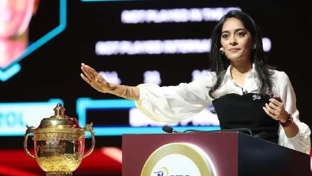 IPL 2025 मेगा ऑक्शन में मल्लिका सागर से हो गई बड़ी चूक, RCB को हो गया फायदा