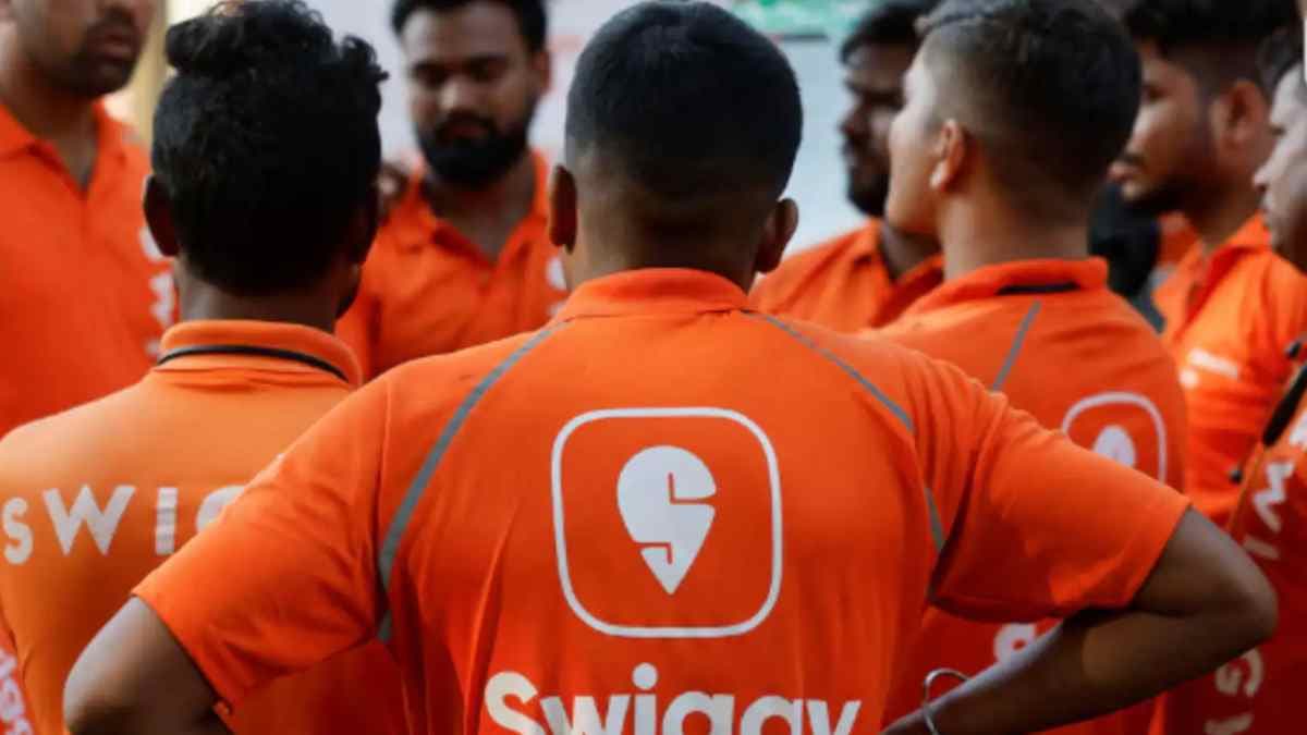 दूध, सब्जी छोड़ो..स्विगी इंस्टामार्ट पर सबसे अधिक बिकता है ये सामान, आपने भी ऑर्डर किया था क्या?