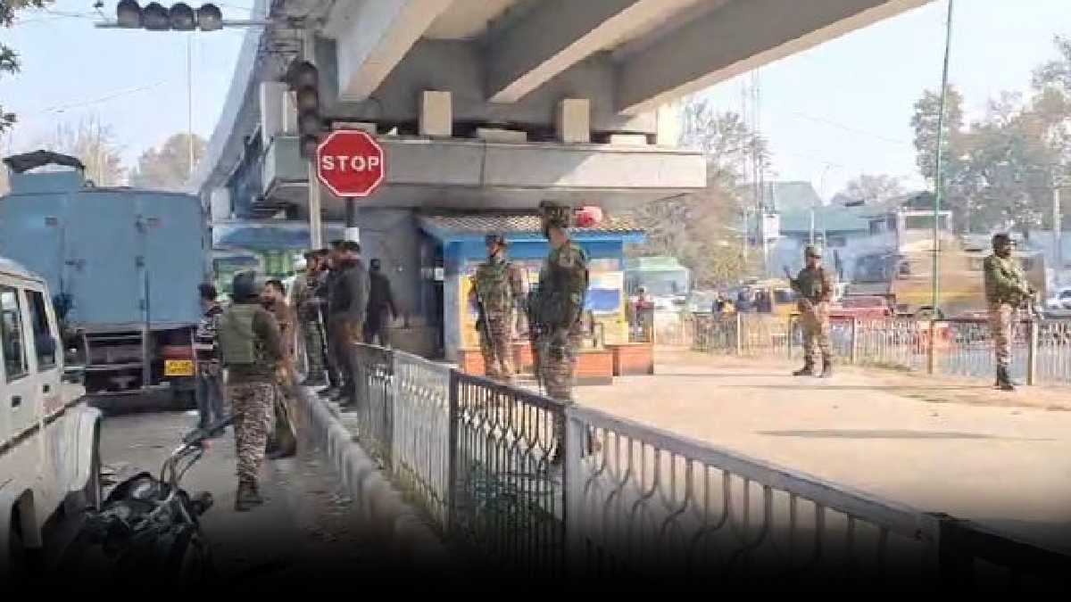 श्रीनगर में आतंकियों ने संडे मार्केट में खरीदारी कर रहे लोगों पर फेंका ग्रेनेड, 12 नागरिक घायल