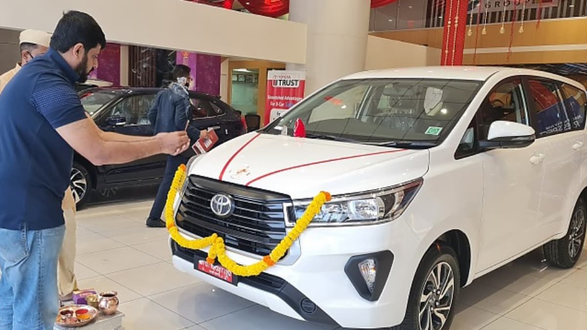 Toyota Innova Crysta पर कम हुआ Waiting Period, अब इतने समय में मिलेगी डिलीवरी