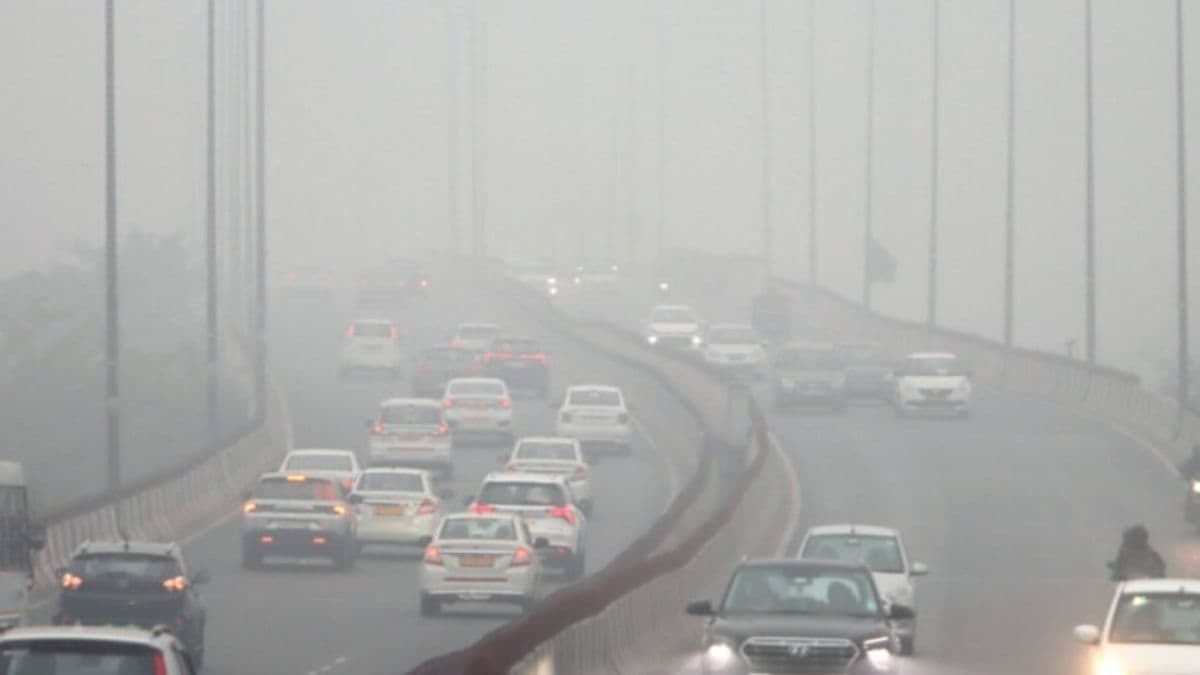 UP Weather: हवाओं से बदलेगा यूपी का मौसम, इन जिलों में 2 से 3 डिग्री तक गिरेगा तापमान, पढ़िए वेदर अपडेट