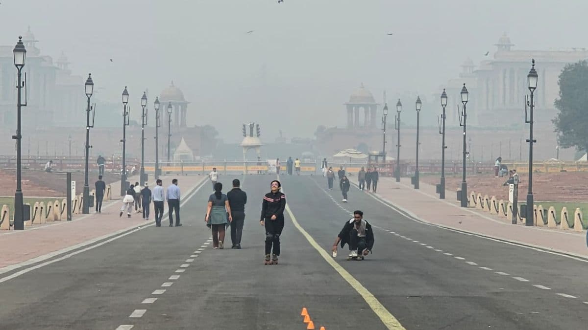 Delhi AQI: दिल्लीवासियों की सांसों पर गहराया संकट! एक्यूआई पहुंचा 400 पार