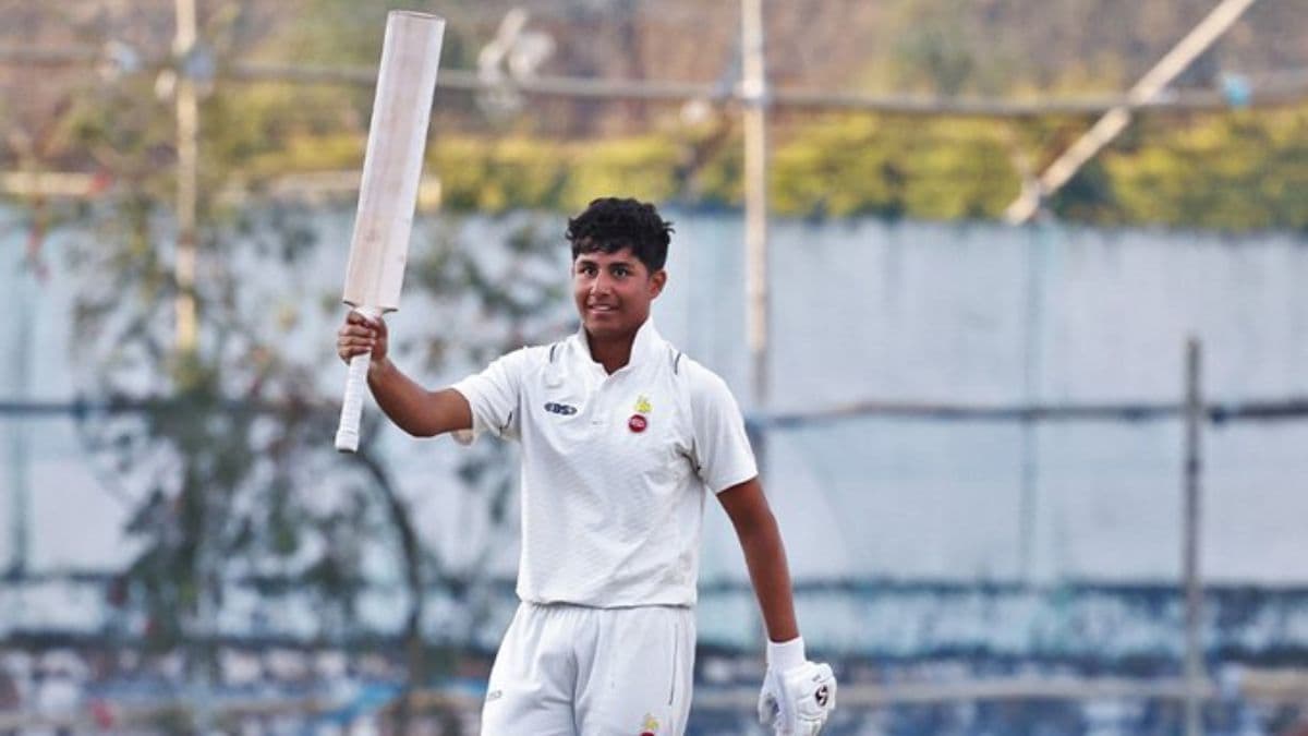 जैसा बाप वैसा बेटा! जड़ दिया तूफानी दोहरा शतक, पारी में शामिल 34 चौके और दो छक्के