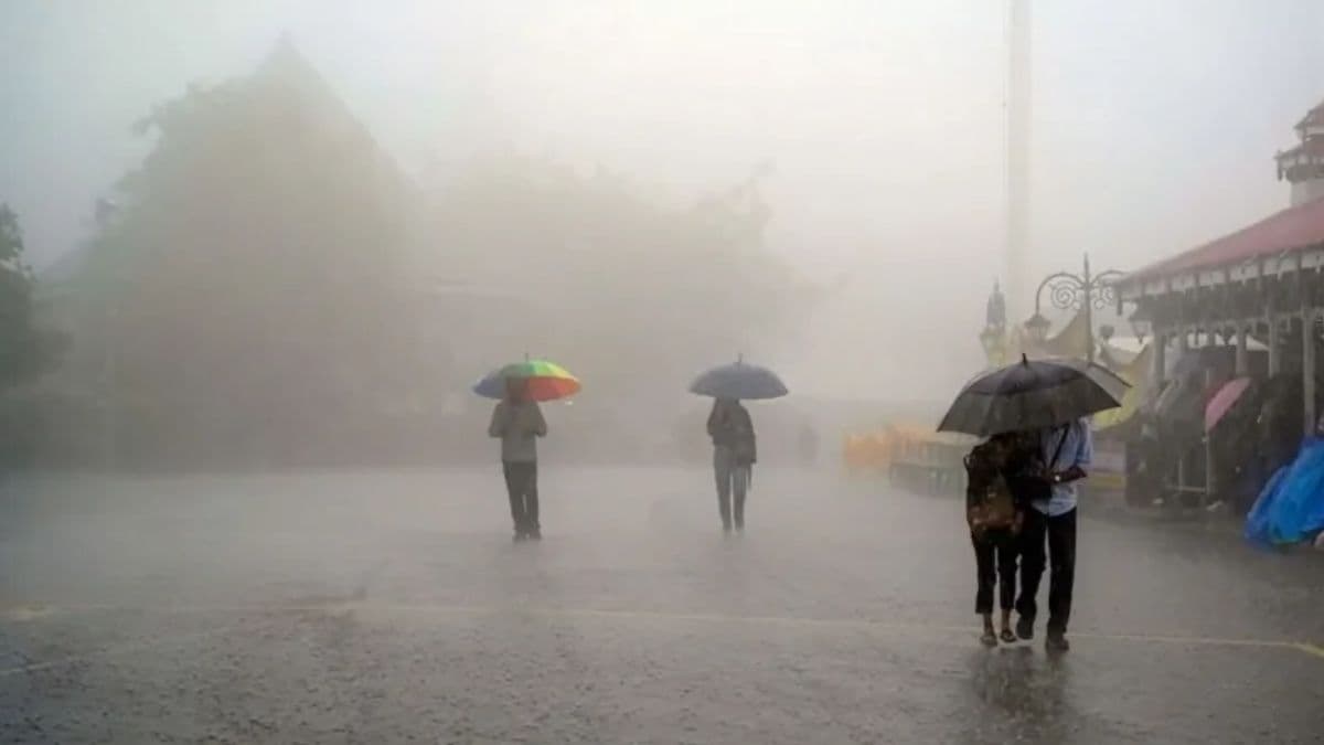 Weather Forecast: इस महीने भी करना पड़ेगा सर्दी का इंतजार? जानें देश में कहां कैसा रहेगा मौसम