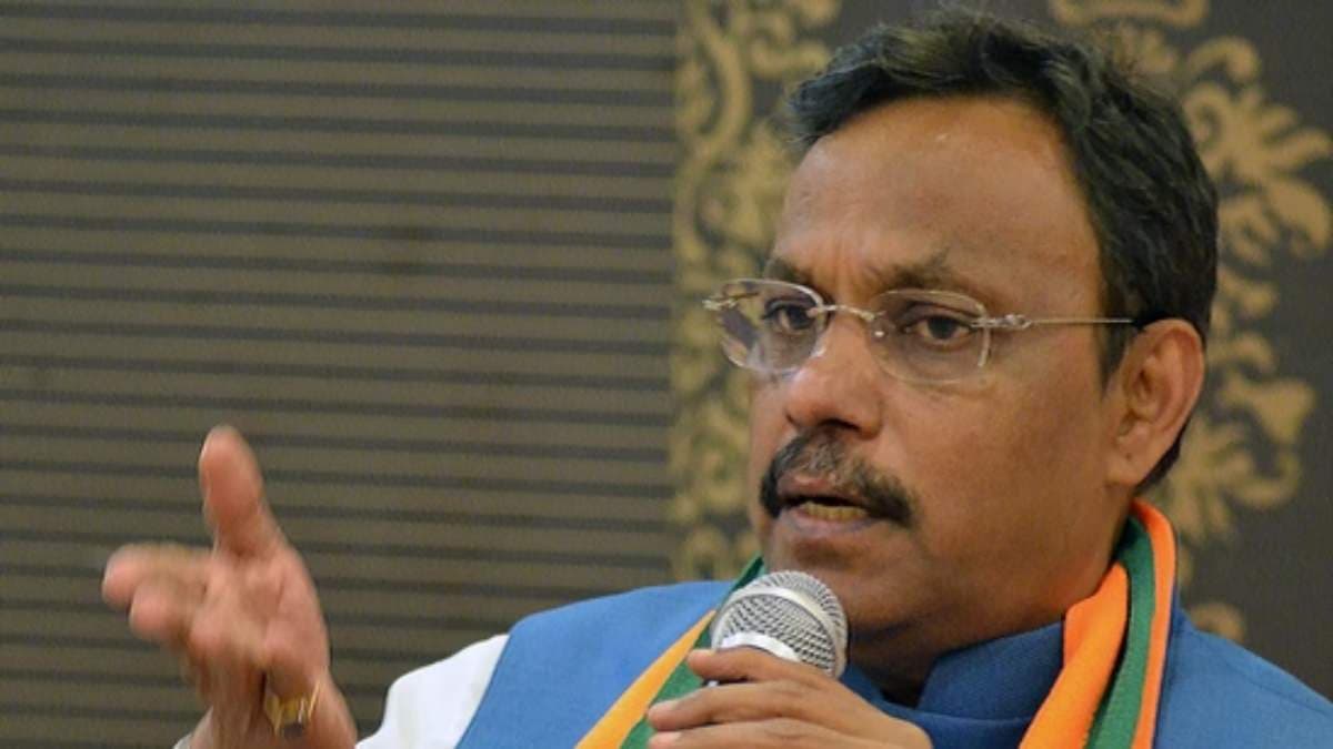 बीजेपी नेता विनोद तावड़े ने 'कैश फॉर वोट' मामले में कांग्रेस नेता राहुल गांधी को भेजा नोटिस
