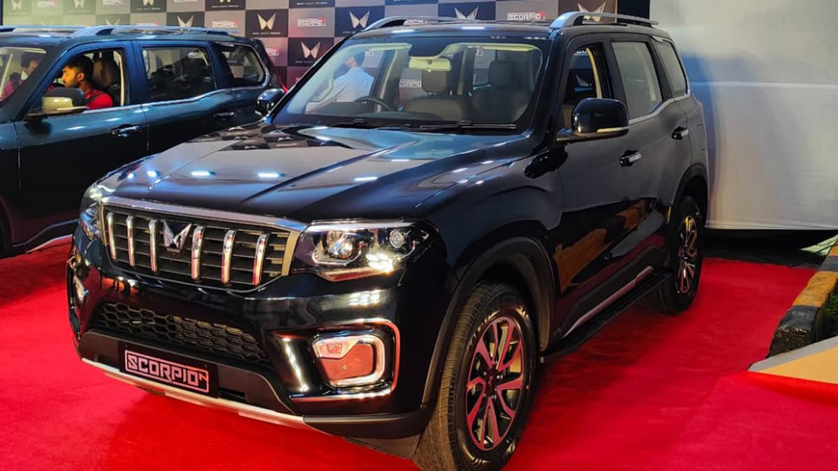 चट्टान जैसी मजबूत हैं ये SUV, स्टाइल में नहीं किसी से कम, कीमत 9.99 लाख से शुरू