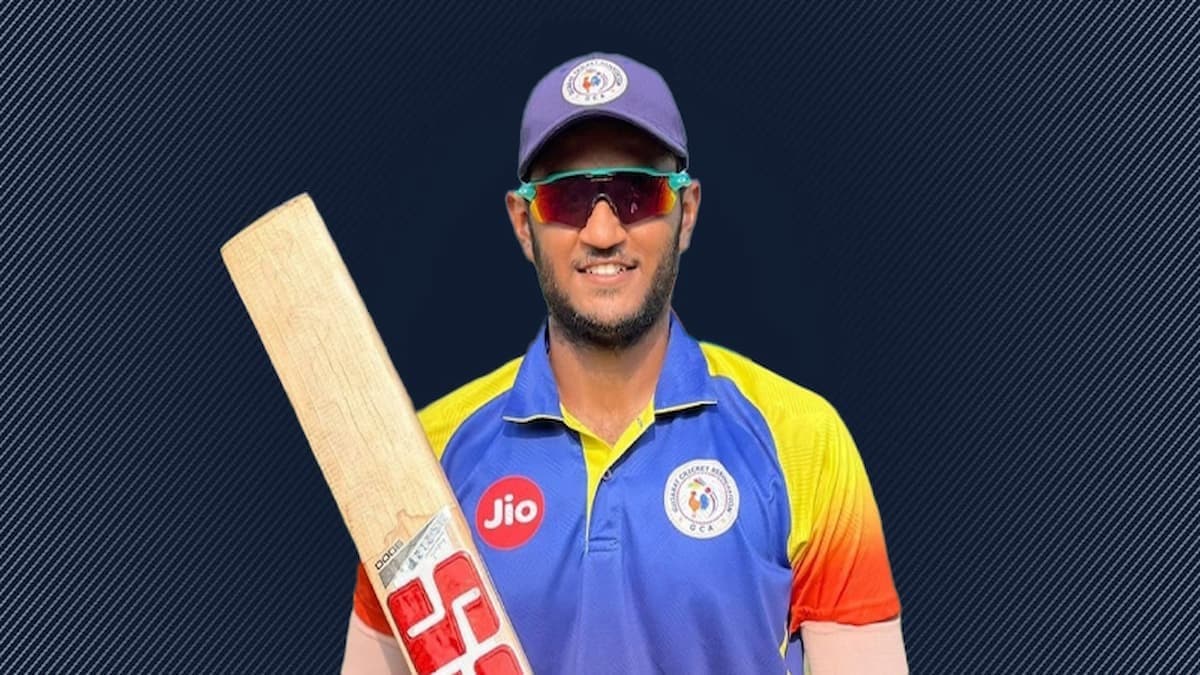 मेगा ऑक्शन में अनसोल्ड रहे खिलाड़ी ने रचा इतिहास, 28 गेंदों में ही जड़ दिया शतक