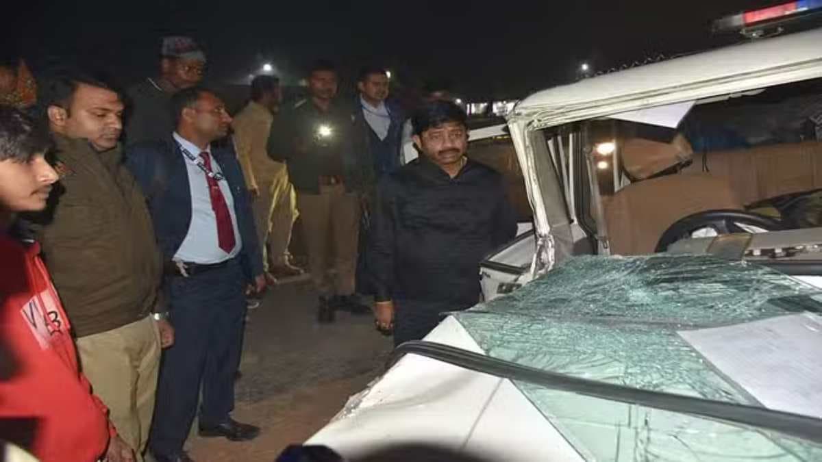 UP में बड़ा हादसा, कैबिनेट मंत्री नंद गोपाल नंदी की फ्लीट की गाड़ी ट्रैक्टर से टकराई, 4 घायल
