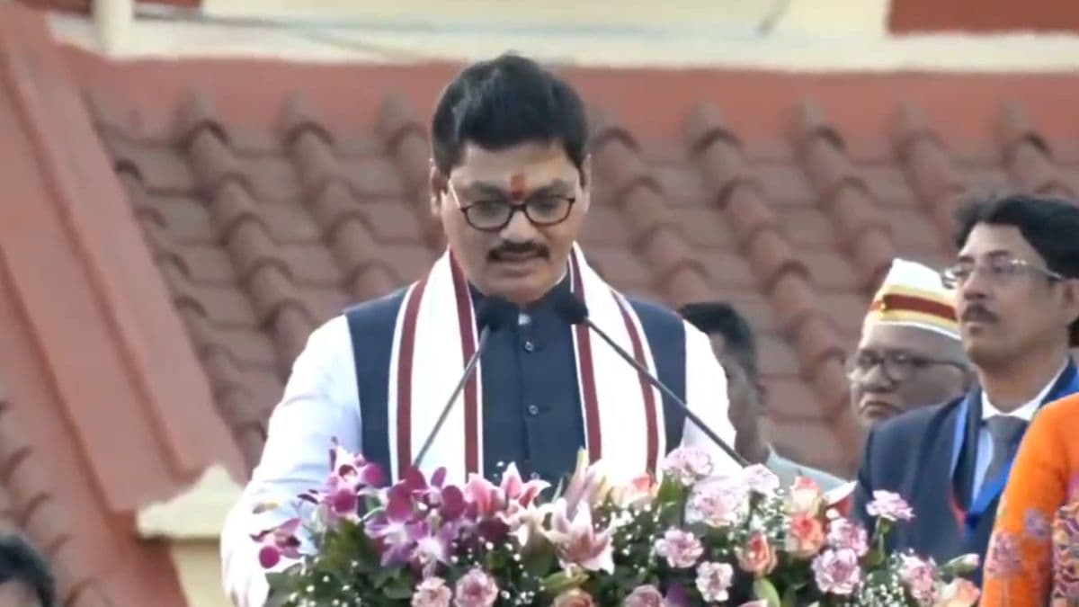कौन हैं धनंजय मुंडे? महाराष्ट्र के नए कैबिनेट मंत्री, 2019 में चचेरी बहन पंकजा मुंडे को दी थी शिकस्त