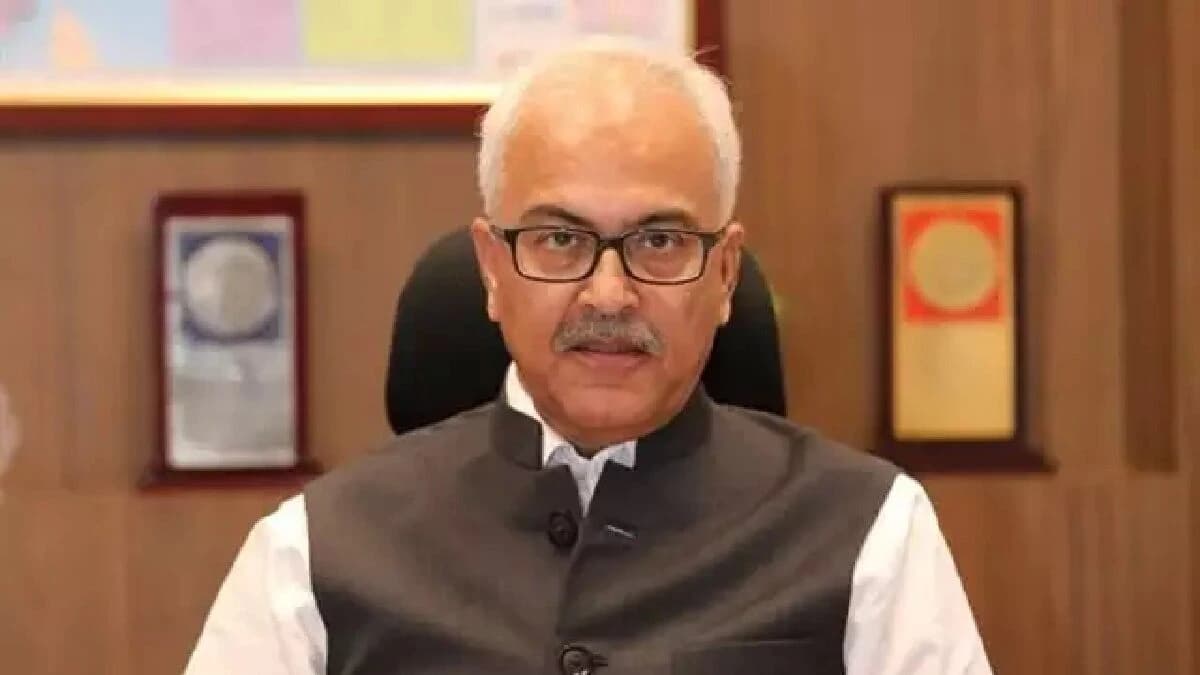 ब्यूरोक्रेसी के परफेक्टनिस्ट, पूर्वोत्तर मामलों के विशेषज्ञ, अजय कुमार भल्ला कौन? जो अब संभालेंगे अशांत मणिपुर की कमान