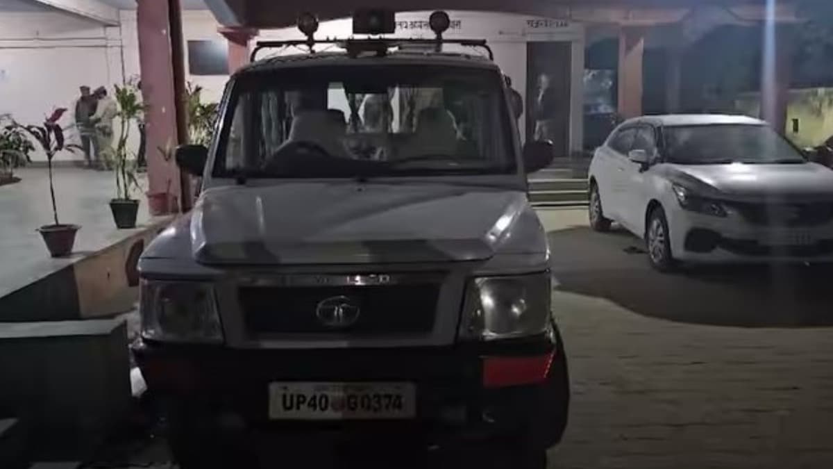 हे भगवान! अधिकारी की कार में फंसा शख्स, 30 किमी तक घसीटा; मौत