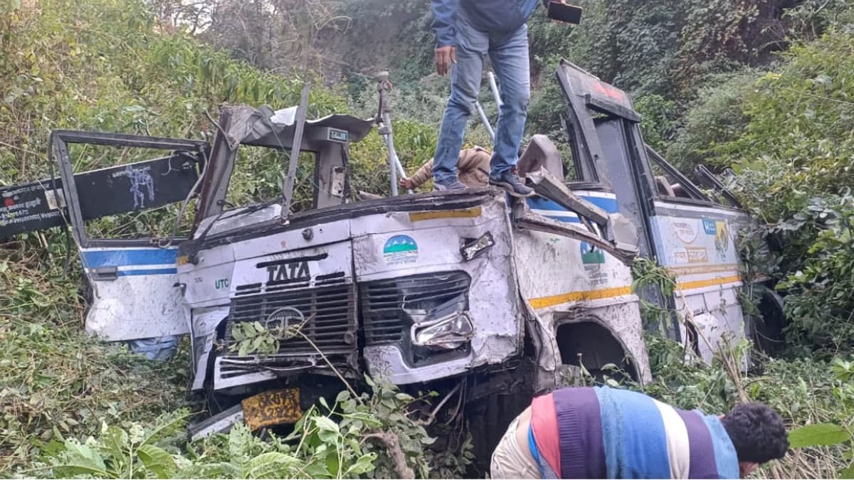 'मौत सामने थी, वो हाथ जोड़ गिड़गिड़ा रहे थे'; पढ़ें Bhimtal बस हादसे की डराने वाली आंखोंदेखी