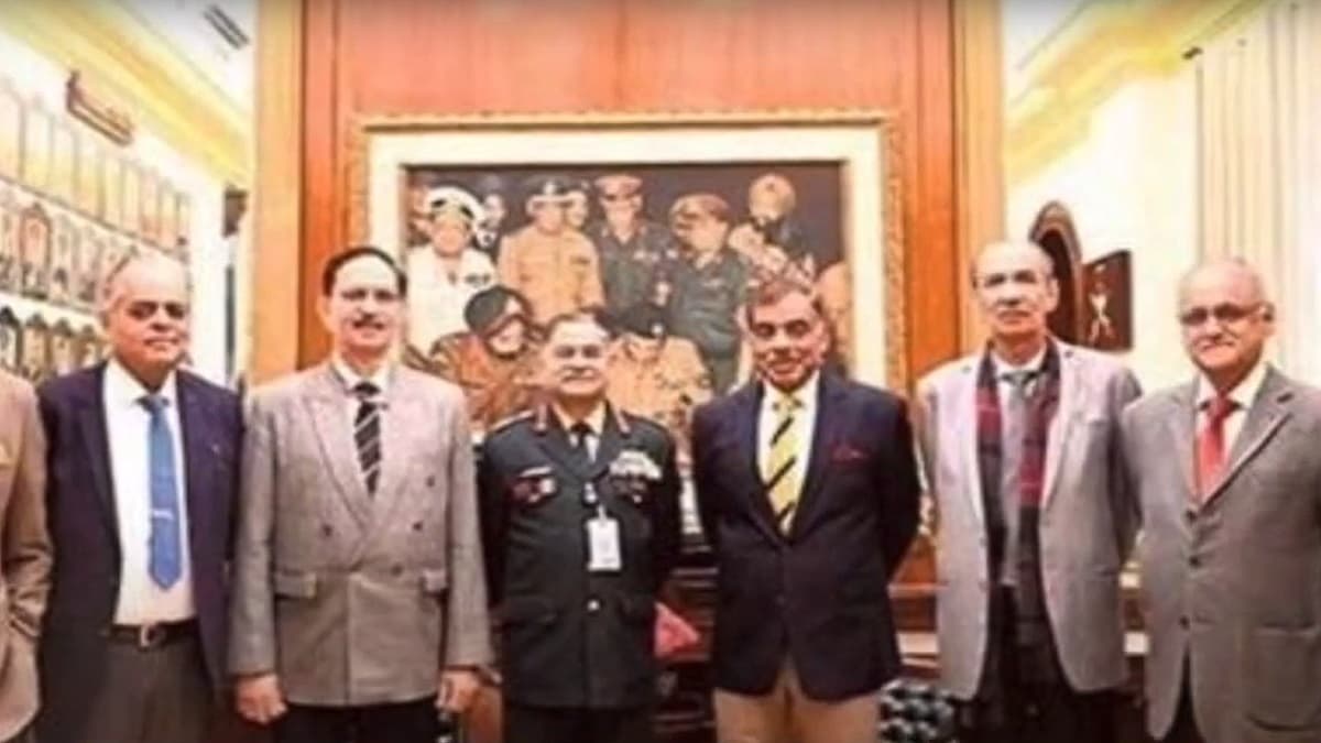 Indian Army चीफ के ऑफिस से किसने-क्यों हटवाई 1971 Pakistan सरेंडर की फोटो, जानें नई फोटो में क्या-क्या?