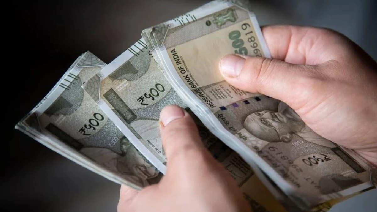 नोएडा में एटीएम कैश वैन में किसने लगाई लाखों की चपत, सीसीटीवी से खुल गई पूरी पोल