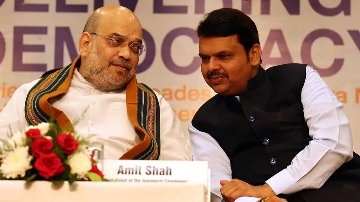 महाराष्ट्र में 'ऑपरेशन लोटस' का डर, BJP के दावे के बाद MVA में खलबली