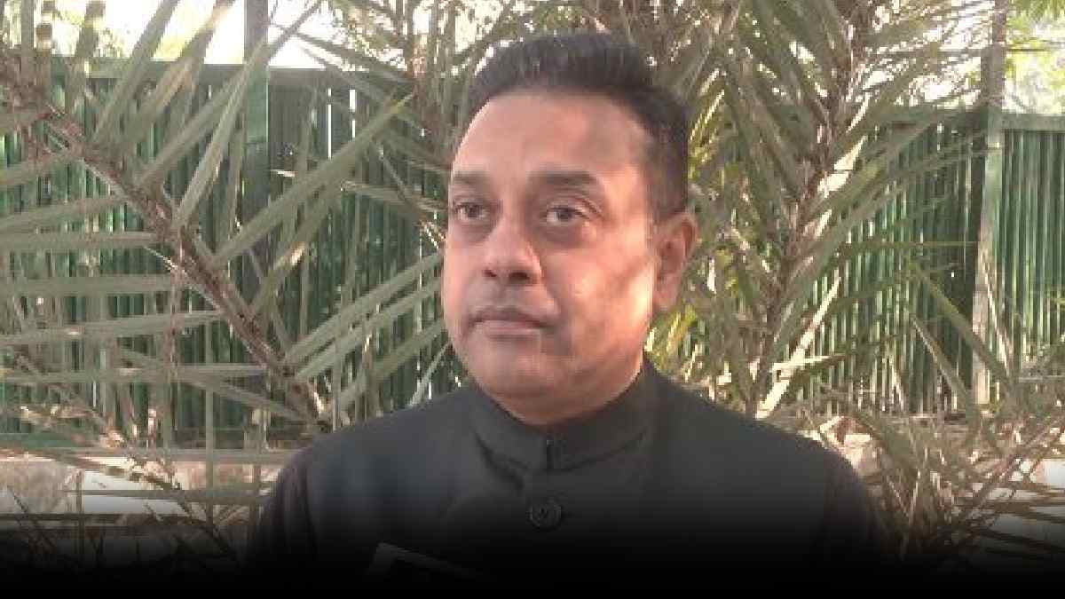 'नेहरू की चिट्ठियां क्यों अपने साथ ले गईं सोनिया गांधी...', संसद में हंगामा, संबित पात्रा ने की ये मांग