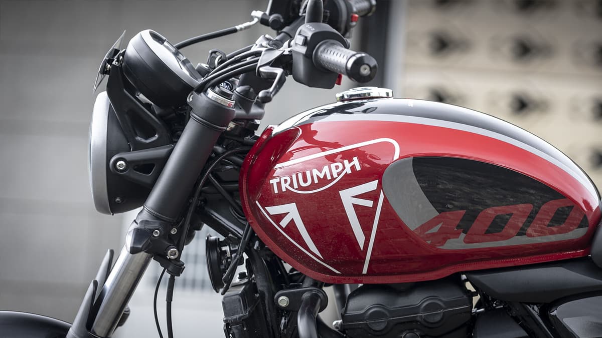 18000 रुपये सस्ती हुई Triumph की ये बाइक, ऑफर स्टॉक रहने तक