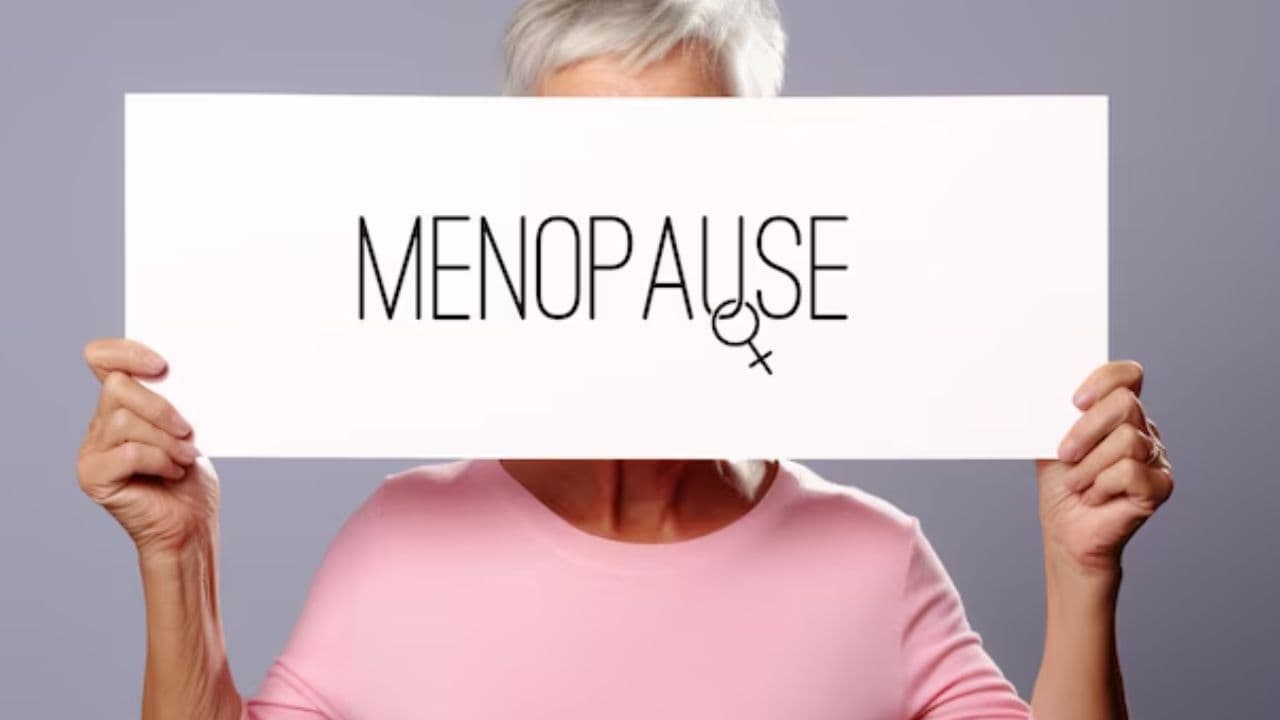 Menopause के कारण क्यों बढ़ जाता है हार्ट अटैक का खतरा? जानें इलाज