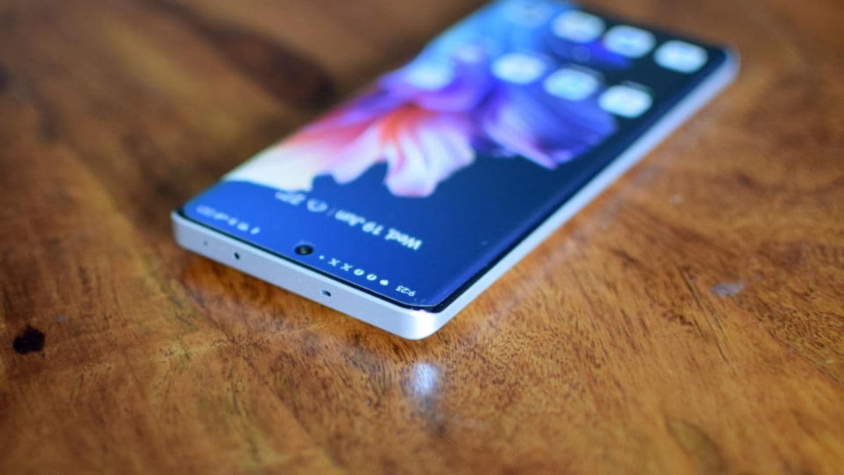 पॉवरबैंक का The End? आ रहे हैं 8,000mAh बैटरी वाले फोन, चार्ज भी होंगे मिनटों में