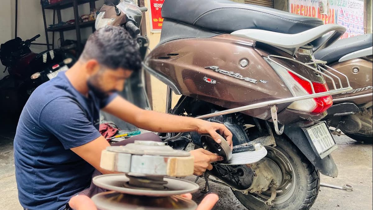 Scooter Mileage की दुश्मन हैं ये 10 बड़ी गलतियां, इंजन भी खराब होना तय