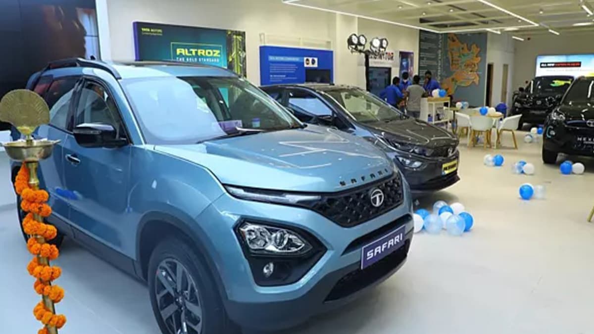 Tata Safari और Harrier पर 3.70 लाख का डिस्काउंट! अगले महीने महंगा होगा गाड़ी खरीदना