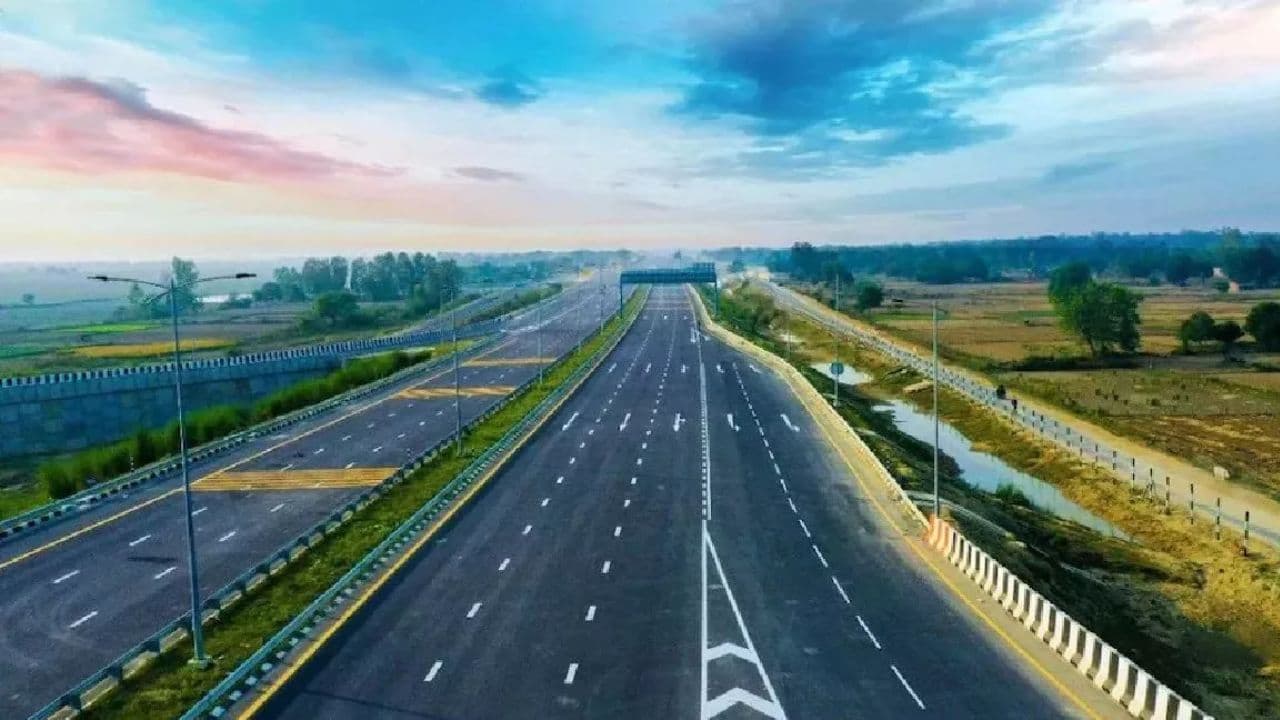 UP में एक्सप्रेस वे से बदलेगी 30 गांवों की किस्मत, किसानों को 600 करोड़ रुपए का मुआवजा