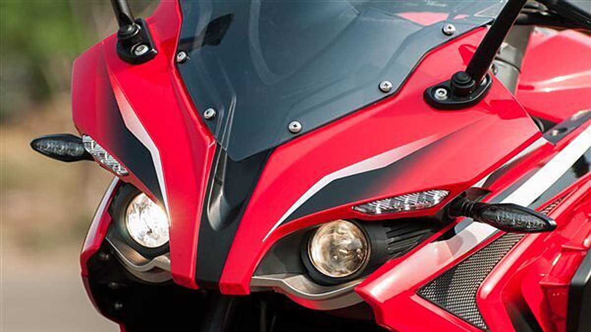 आ रही है बजाज की नई Pulsar RS200, मिल सकते हैं सबसे एडवांस्ड फीचर्स