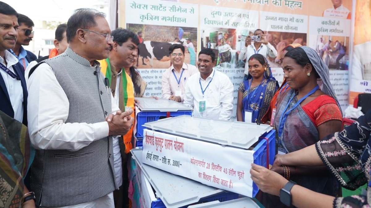 CM विष्णुदेव साय की महासमुंद को 217 करोड़ की सौगात; बोले- छत्तीसगढ़ को हो रहा डबल इंजन की सरकार का फायदा