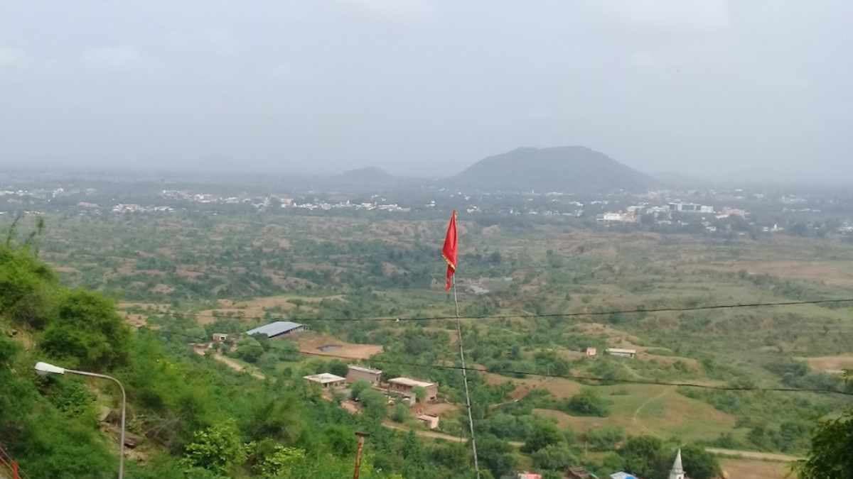 UP Foundation Day : दो राज्यों में बंटा हुआ है यूपी का ये जिला, कैसे काम करती है पुलिस?