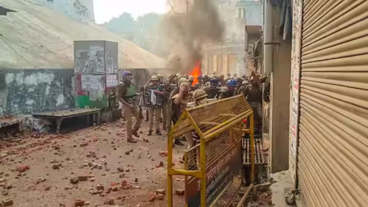महाराष्ट्र के जलगांव में नए साल पर कर्फ्यू क्यों? शिवसेना मंत्री से जुड़ा है विवाद