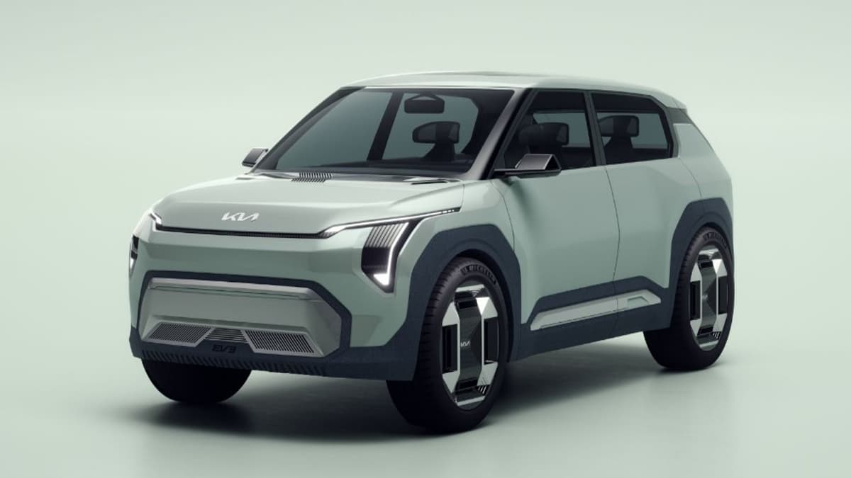 कन्फर्म: 7 सीटर Kia Carens EV इस साल होगी लॉन्च, फुल चार्ज में मिलेगी इतनी रेंज