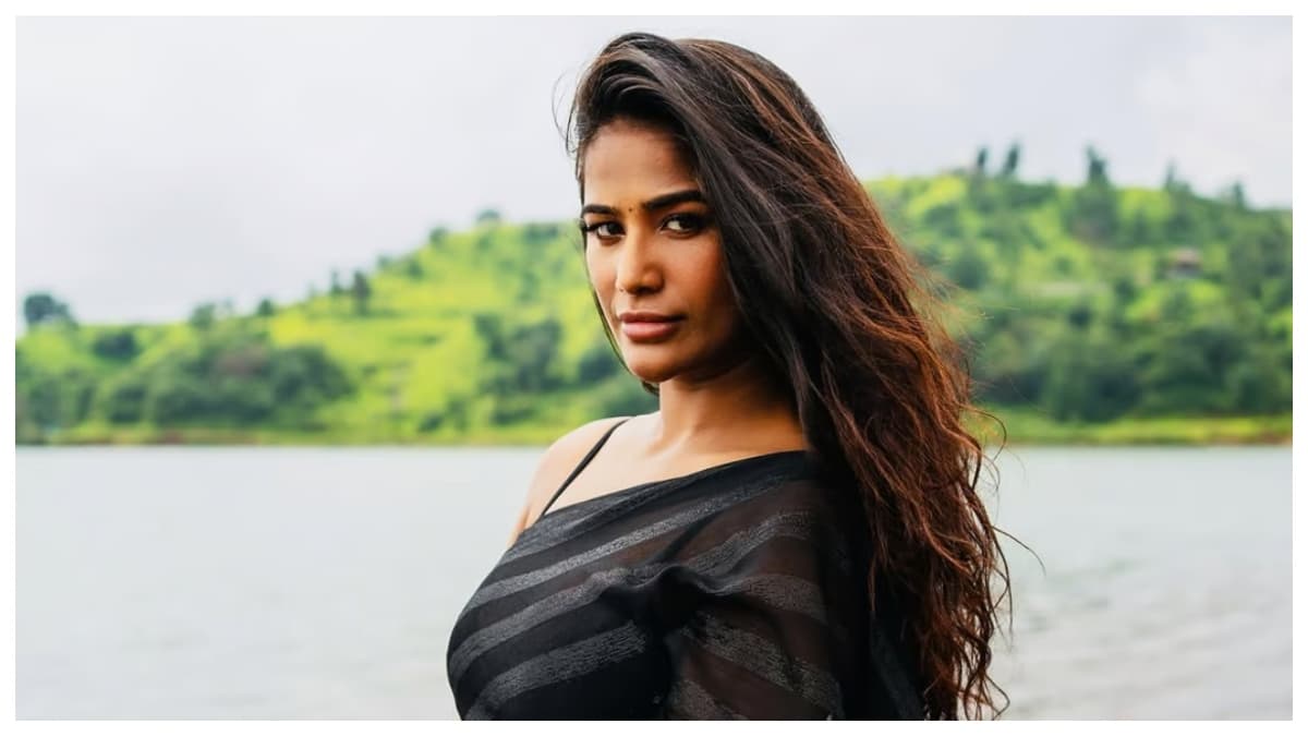 Mamta Kulkarni के बाद महाकुंभ पहुंचीं पूनम पांडे, किया ये वादा!