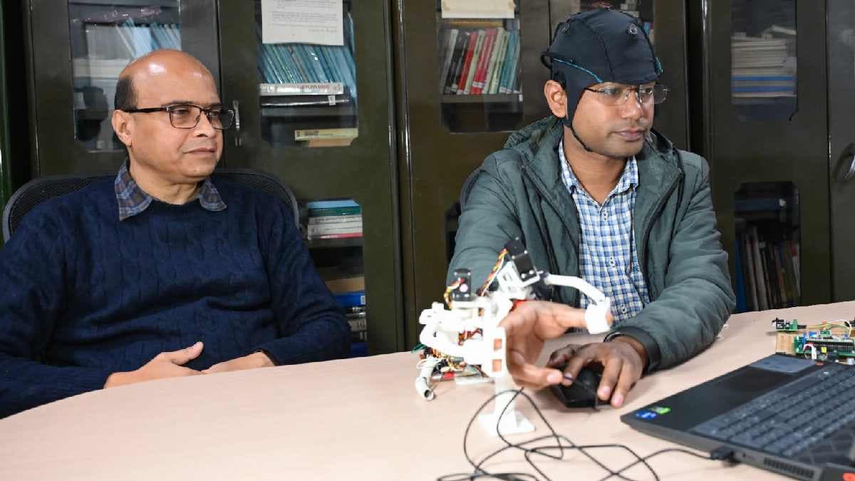 ब्रेन स्ट्रोक के मरीजों को इलाज में मिलेगा फायदा, IIT कानपुर के छात्रों ने तैयार की ये गजब की डिवाइस