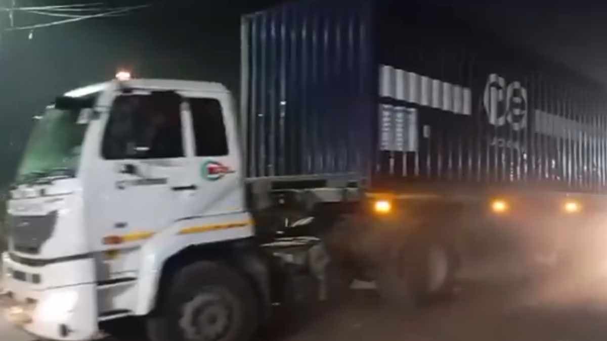 भोपाल गैस त्रासदी: 1 किमी काफिला, 40 गाड़ियां और 1000 सुरक्षाकर्मी; 40 साल बाद फैक्ट्री से ऐसे निकाला गया कचरा