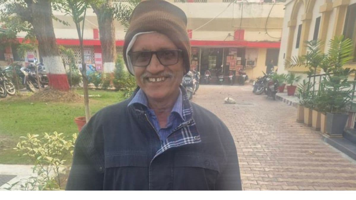 रेलवे अधिकारियों ने सफाई कर्मचारी को दिया शानदार फेयरवेल, पोस्ट हो रहा वायरल