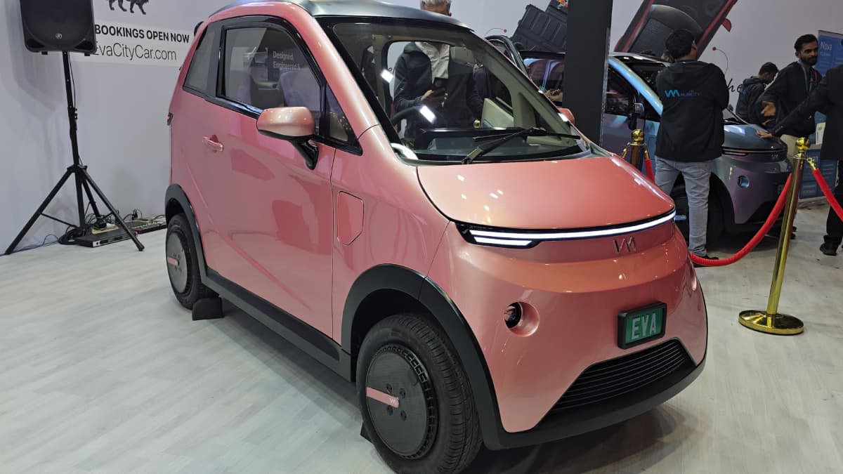 Eva Solar Electric Car: देश की पहली सोलर इलेक्ट्रिक कार की बुकिंग शुरू, 3.25 लाख कीमत, 250km की रेंज