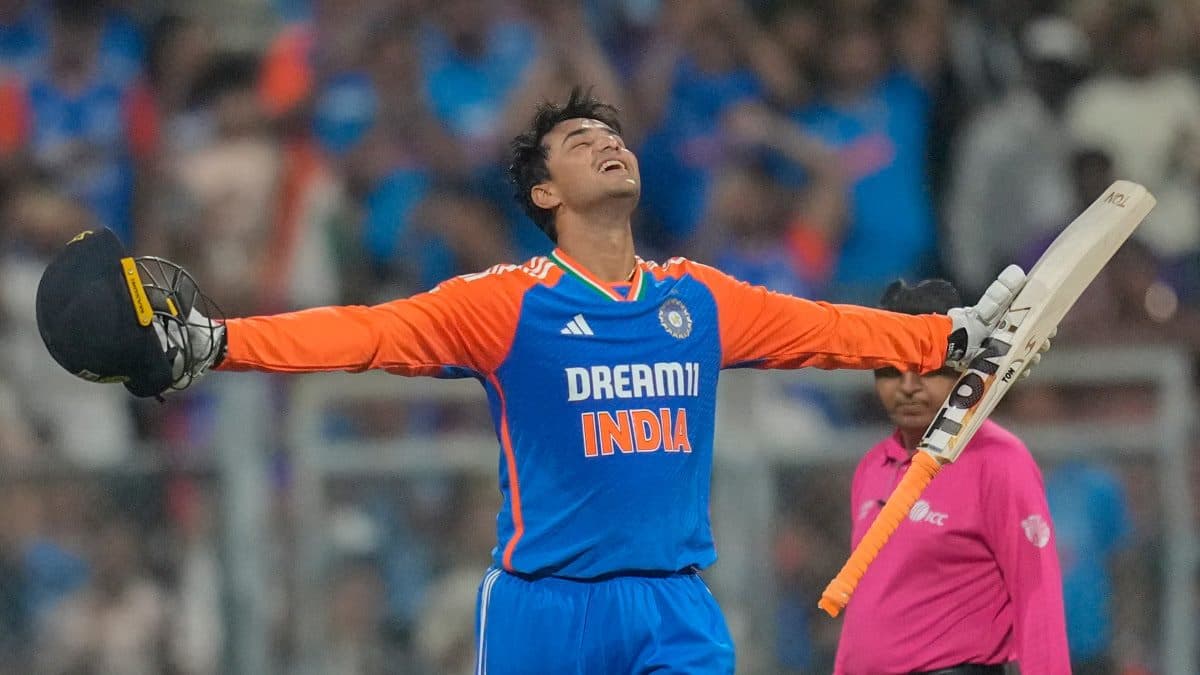 IND vs ENG: 'पिछले दो घंटे में जितने छक्के...', अभिषेक की तारीफ में इंग्लिश क्रिकेटर ने खुद का उड़ाया मजाक