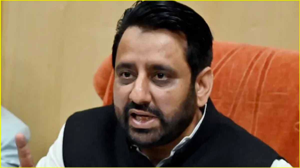 'मैं कहीं भागा नहीं', अमानतुल्लाह खान ने बताया- कहां हैं, दिल्ली पुलिस कमिश्नर को भेजा पत्र