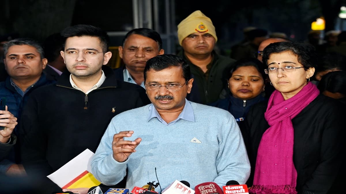 Delhi Election: पुलिस का इस्तेमाल कर हो रही गुंडागर्दी, चुनाव आयोग से मुलाकात के बाद क्या बोले केजरीवाल?
