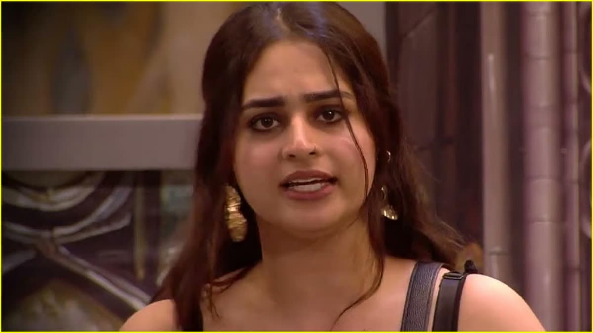 Ayesha Khan का किस पर फूटा गुस्सा? 'हैरेसमेंट' पर बोलीं- 'मेरी कार तक पीछा किया'