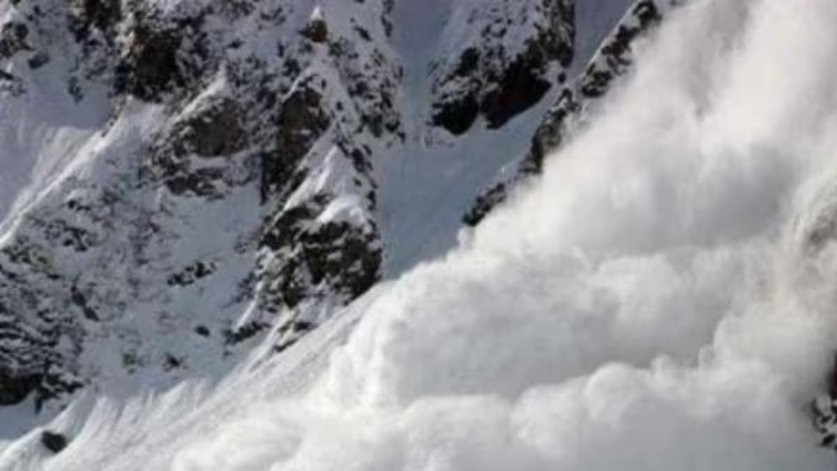 उत्तराखंड के चमोली में एवलांच से तबाही, ग्लेशियर टूटने से 57 मजदूर दबे; 16 का सफल रेस्क्यू