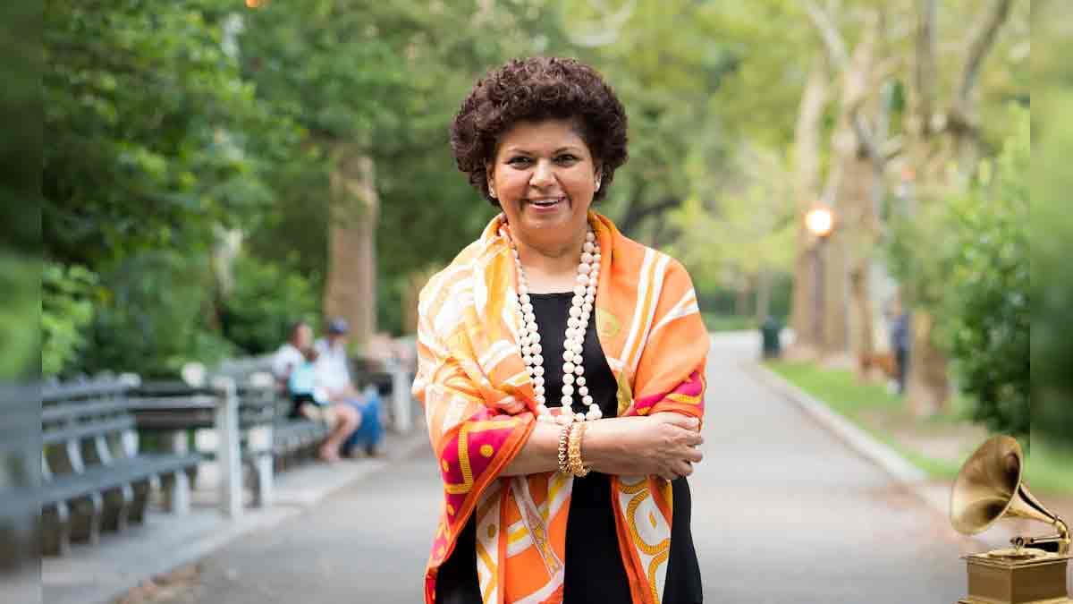 बिजनेस वुमेन से ग्रैमी अवॉर्ड विनर तक, एक किताब ने बदल दी Chandrika Tandon की लाइफ