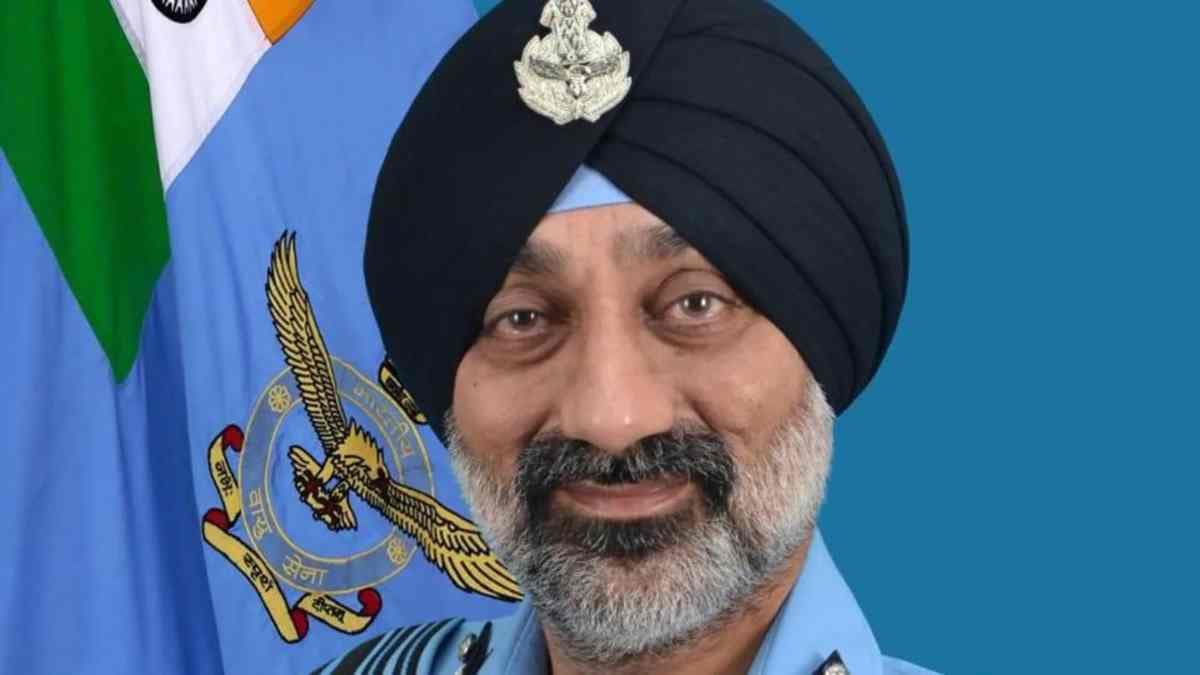 Tejas Fighter Jet की डिलीवरी में देरी पर भड़के एयर चीफ मार्शल? बोले- ‘मजा नहीं...’