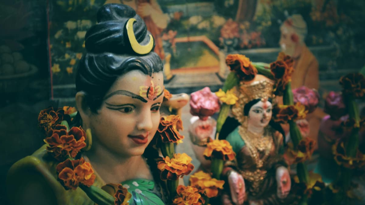 Somwar Ke Upay: सोमवार को कर लें ये 5 काम, भगवान शिव हो जाएंगे मेहरबान!