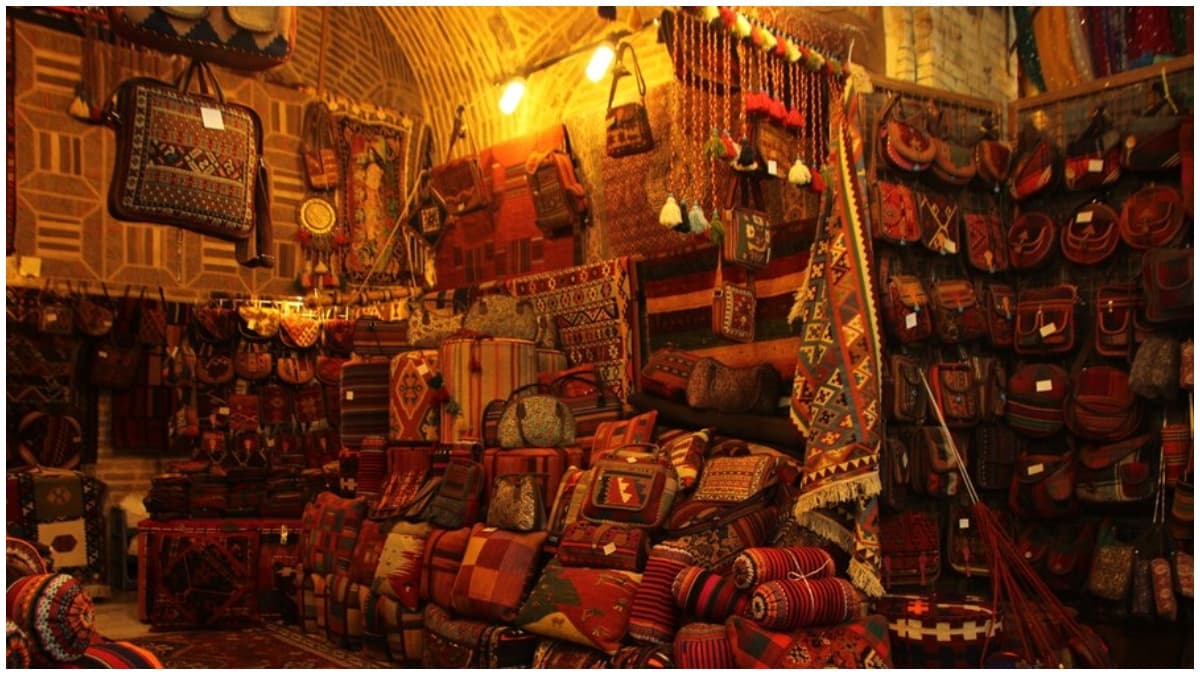 Shopping Spot: गुरुग्राम के इस पुराने बाजार में मिलेंगे सस्ती टेबल और टेबल लैंप