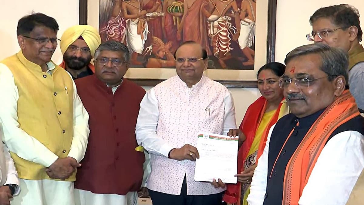 रेखा गुप्ता का होगा 'राजतिलक', CM चुने जाने के बाद LG के सामने सरकार बनाने का दावा किया पेश